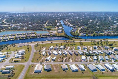 Terreno en venta en Port Charlotte, Florida № 1003103 - foto 4