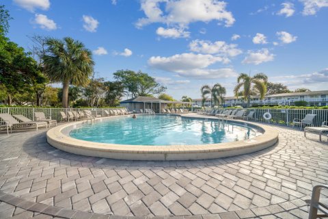 Condo in Deerfield Beach, Florida, 1 bedroom  № 914171 - photo 2