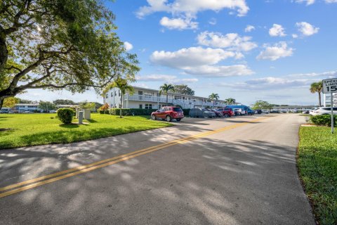 Condominio en venta en Deerfield Beach, Florida, 1 dormitorio, 54.35 m2 № 914171 - foto 3