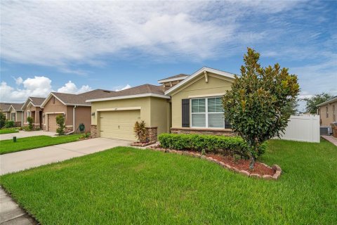 House in Kissimmee, Florida 4 bedrooms, 189.33 sq.m. № 1355967 - photo 3