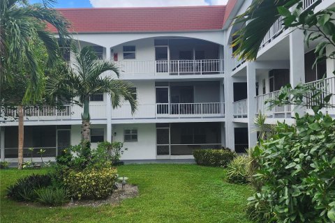 Copropriété à vendre à Hallandale Beach, Floride: 2 chambres, 92.9 m2 № 1351763 - photo 9