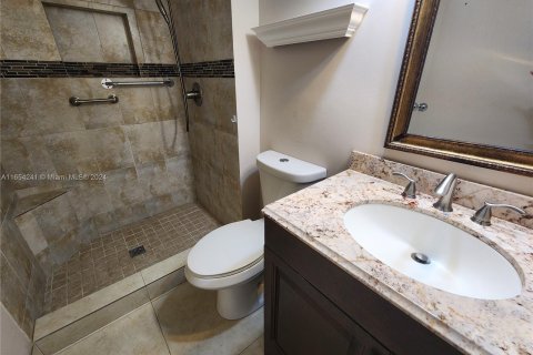 Condo in Hallandale Beach, Florida, 2 bedrooms  № 1351763 - photo 6