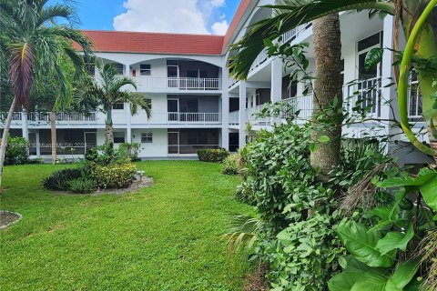 Copropriété à vendre à Hallandale Beach, Floride: 2 chambres, 92.9 m2 № 1351763 - photo 1