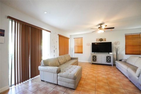 House in Miramar, Florida 5 bedrooms, 340.95 sq.m. № 1134906 - photo 3