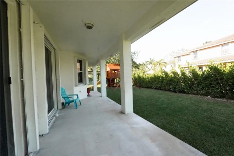 House in Miramar, Florida 5 bedrooms, 340.95 sq.m. № 1134906 - photo 12