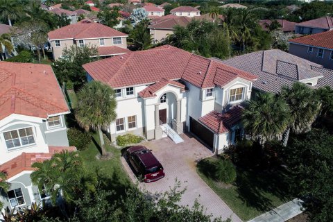House in Miramar, Florida 5 bedrooms, 340.95 sq.m. № 1134906 - photo 1
