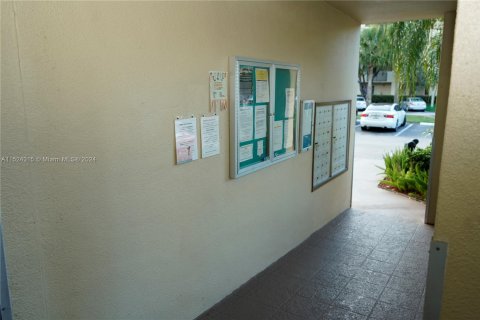 Copropriété à vendre à Pembroke Pines, Floride: 2 chambres, 112.13 m2 № 981496 - photo 19