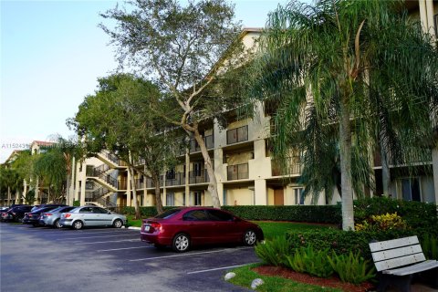 Copropriété à vendre à Pembroke Pines, Floride: 2 chambres, 112.13 m2 № 981496 - photo 15