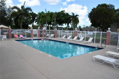 House in Sunrise, Florida 2 bedrooms, 128.95 sq.m. № 981545 - photo 30