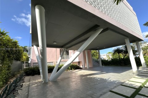 Casa en venta en Miami, Florida, 4 dormitorios, 247.21 m2 № 1315529 - foto 22