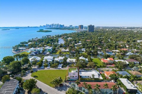 Casa en venta en Miami, Florida, 4 dormitorios, 247.21 m2 № 1315529 - foto 21