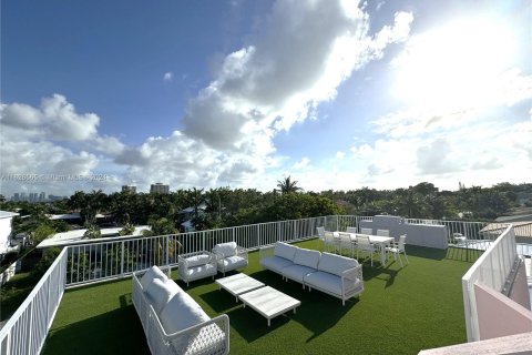 Villa ou maison à vendre à Miami, Floride: 4 chambres, 247.21 m2 № 1315529 - photo 18