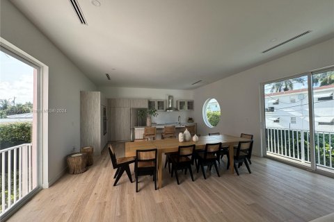 Casa en venta en Miami, Florida, 4 dormitorios, 247.21 m2 № 1315529 - foto 26