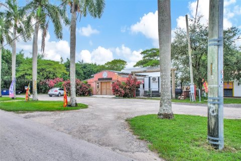 Propiedad comercial en venta en Miami, Florida № 1311345 - foto 16