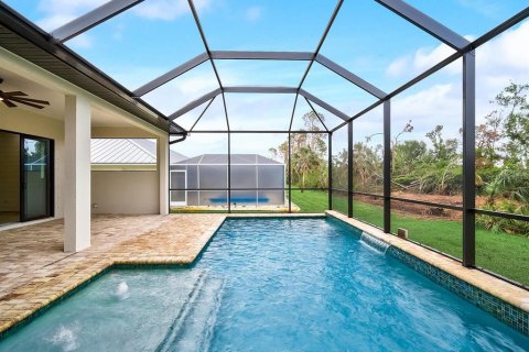 Villa ou maison à vendre à Port Charlotte, Floride: 4 chambres, 193.7 m2 № 377519 - photo 2