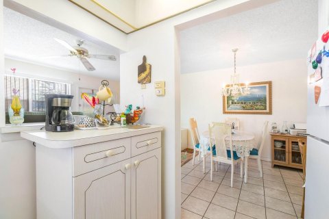 Condo in Deerfield Beach, Florida, 1 bedroom  № 1146036 - photo 20