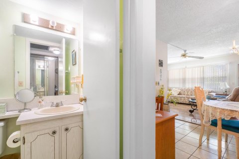 Condo in Deerfield Beach, Florida, 1 bedroom  № 1146036 - photo 12