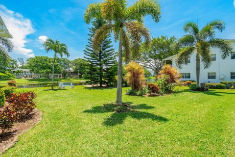 Condo in Deerfield Beach, Florida, 1 bedroom  № 1146036 - photo 1