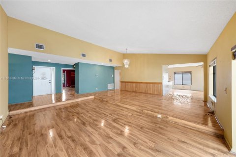 Villa ou maison à vendre à Lauderhill, Floride: 4 chambres, 195 m2 № 1372706 - photo 6