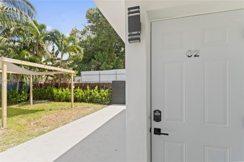 House in Miami, Florida 1 bedroom, 55.83 sq.m. № 1372705 - photo 1