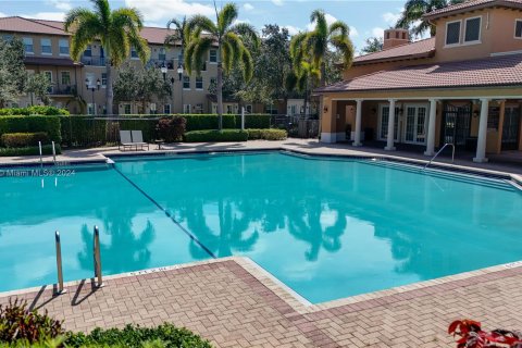 Condominio en venta en Pembroke Pines, Florida, 2 dormitorios, 154.4 m2 № 1372750 - foto 16