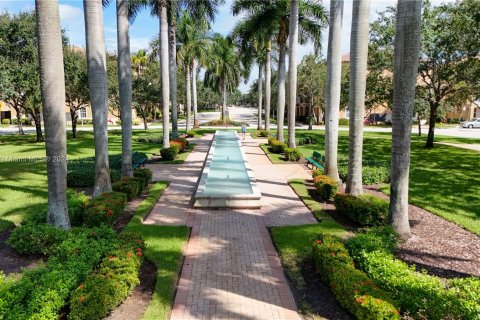 Condominio en venta en Pembroke Pines, Florida, 2 dormitorios, 154.4 m2 № 1372750 - foto 15