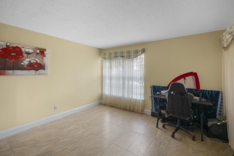 Condominio en venta en Royal Palm Beach, Florida, 1 dormitorio, 55.74 m2 № 837565 - foto 3