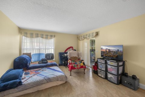 Condominio en venta en Royal Palm Beach, Florida, 1 dormitorio, 55.74 m2 № 837565 - foto 4