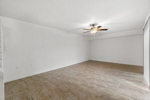 Touwnhouse à vendre à Palm City, Floride: 2 chambres, 114.83 m2 № 981833 - photo 20
