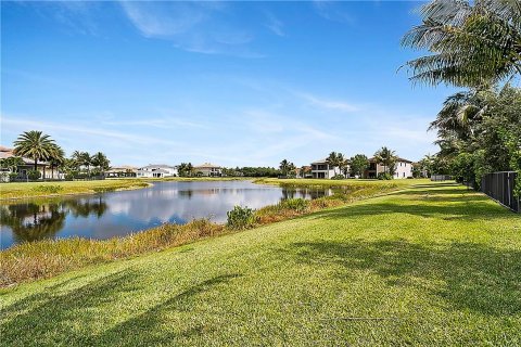 Villa ou maison à vendre à Delray Beach, Floride: 5 chambres, 402.36 m2 № 981835 - photo 18