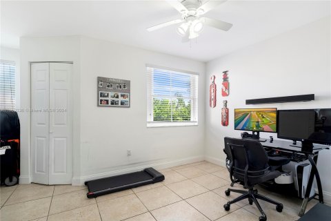 Copropriété à vendre à Miami, Floride: 2 chambres, 79.8 m2 № 1381780 - photo 15