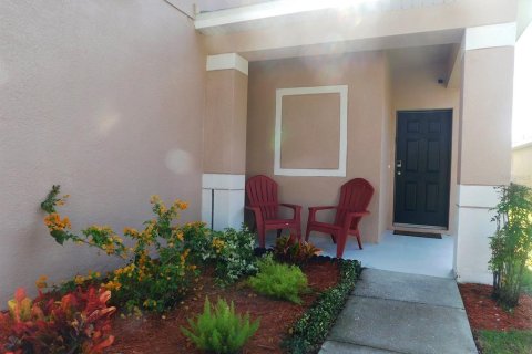 Casa en venta en Davenport, Florida, 4 dormitorios, 164.25 m2 № 1304404 - foto 3