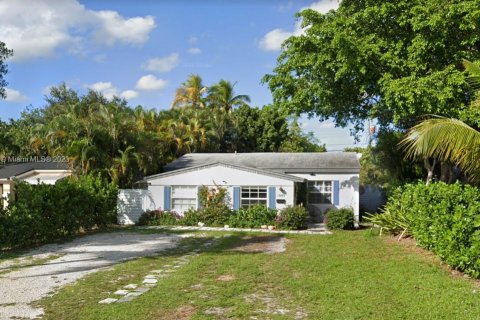 House in North Miami Beach, Florida 3 bedrooms, 78.22 sq.m. № 753920 - photo 1