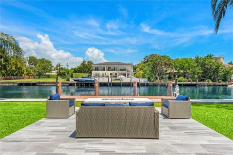 Villa ou maison à vendre à Hallandale Beach, Floride: 7 chambres, 344.11 m2 № 753862 - photo 8