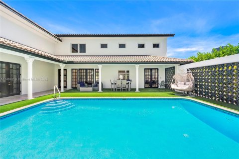 Villa ou maison à vendre à Hallandale Beach, Floride: 7 chambres, 344.11 m2 № 753862 - photo 2