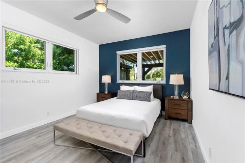 Villa ou maison à vendre à Hallandale Beach, Floride: 7 chambres, 344.11 m2 № 753862 - photo 14
