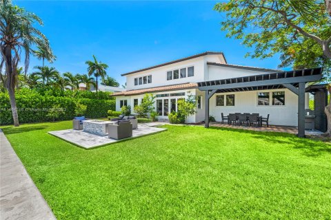 Villa ou maison à vendre à Hallandale Beach, Floride: 7 chambres, 344.11 m2 № 753862 - photo 11