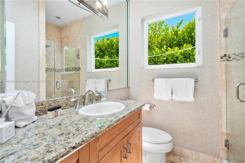 Villa ou maison à vendre à Hallandale Beach, Floride: 7 chambres, 344.11 m2 № 753862 - photo 20