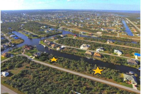 Terreno en venta en Port Charlotte, Florida № 947070 - foto 9