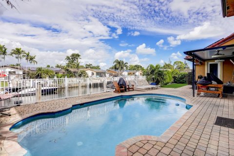 Villa ou maison à vendre à Fort Lauderdale, Floride: 6 chambres, 326.55 m2 № 922341 - photo 9