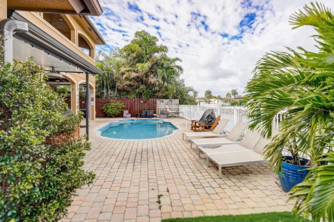 Villa ou maison à vendre à Fort Lauderdale, Floride: 6 chambres, 326.55 m2 № 922341 - photo 4