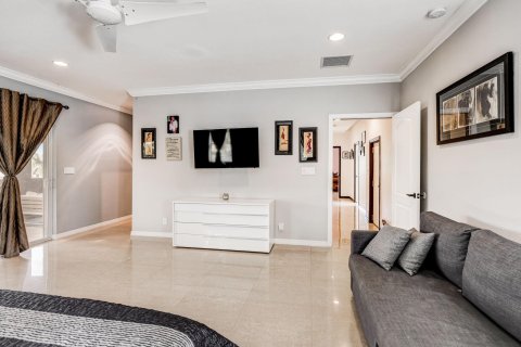 Villa ou maison à vendre à Fort Lauderdale, Floride: 6 chambres, 326.55 m2 № 922341 - photo 17