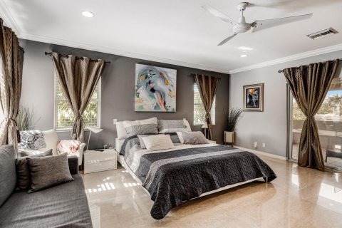 Villa ou maison à vendre à Fort Lauderdale, Floride: 6 chambres, 326.55 m2 № 922341 - photo 19