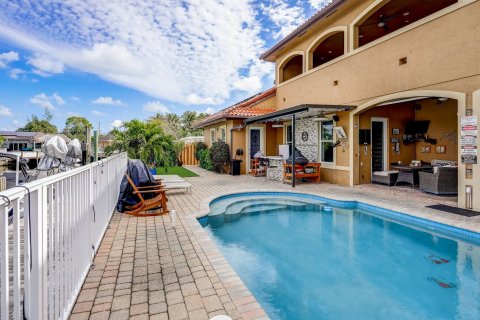 Villa ou maison à vendre à Fort Lauderdale, Floride: 6 chambres, 326.55 m2 № 922341 - photo 7
