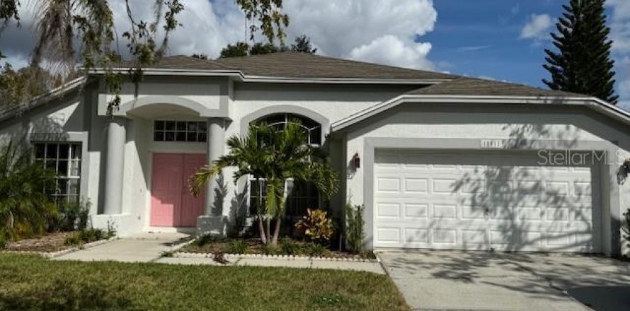 House in Tampa, Florida 3 bedrooms, 160.54 sq.m. № 1437981