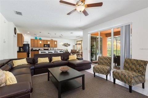 Villa ou maison à vendre à Kissimmee, Floride: 6 chambres, 326.27 m2 № 1105861 - photo 11