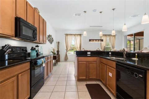 Villa ou maison à vendre à Kissimmee, Floride: 6 chambres, 326.27 m2 № 1105861 - photo 6