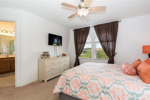 Villa ou maison à vendre à Kissimmee, Floride: 6 chambres, 326.27 m2 № 1105861 - photo 15