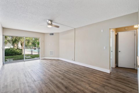 Condominio en venta en North Palm Beach, Florida, 1 dormitorio, 69.68 m2 № 913752 - foto 20