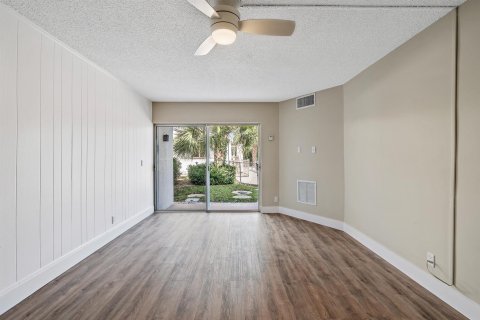 Condominio en venta en North Palm Beach, Florida, 1 dormitorio, 69.68 m2 № 913752 - foto 19